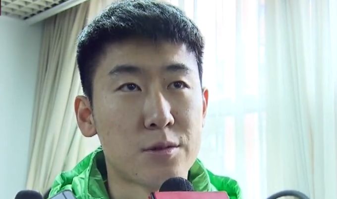 轻轻飘舞的姑娘